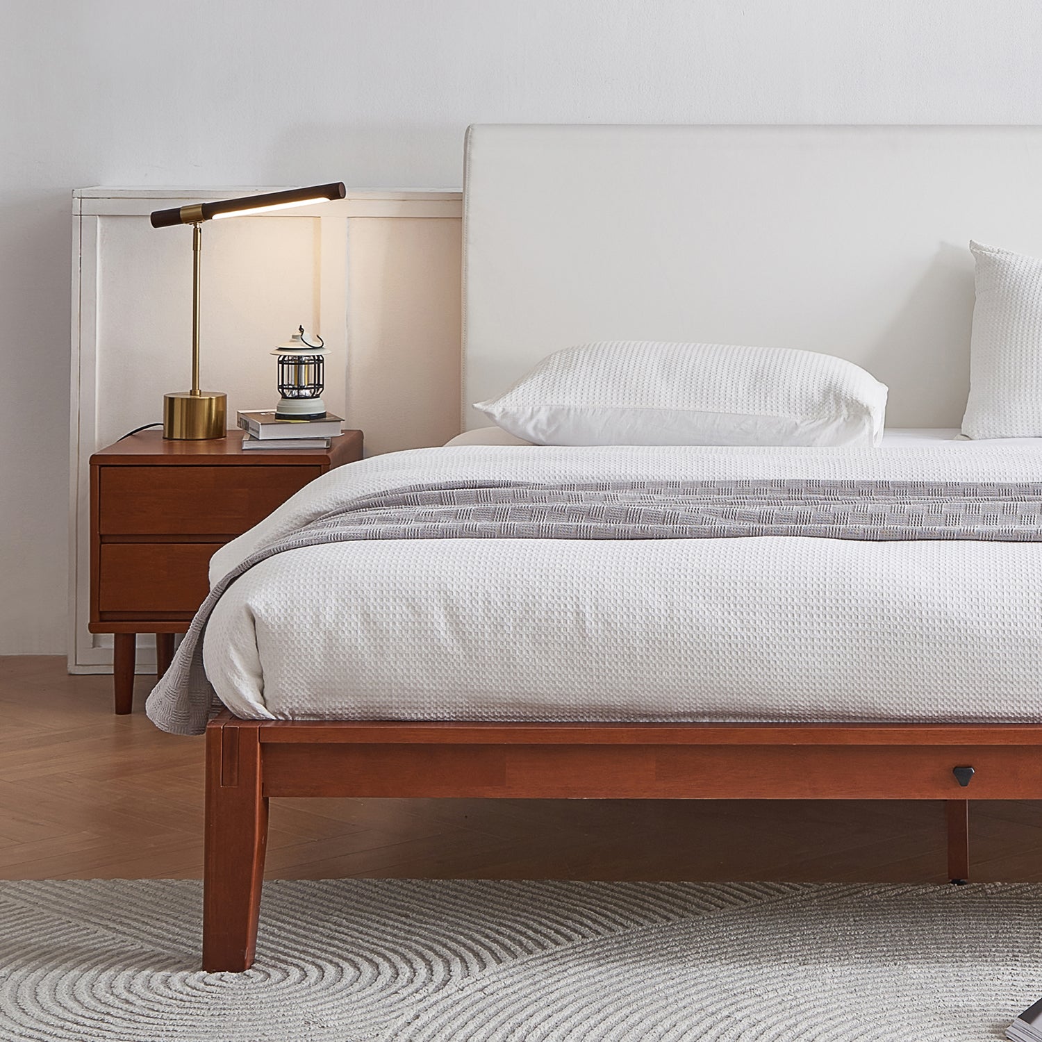 The Charm 2.0 Bed
