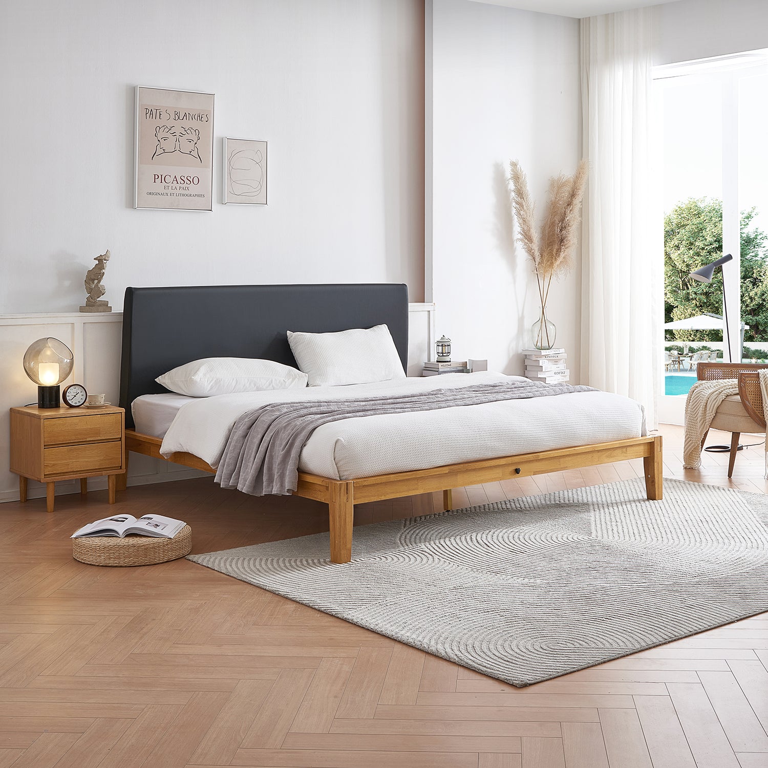The Charm 2.0 Bed