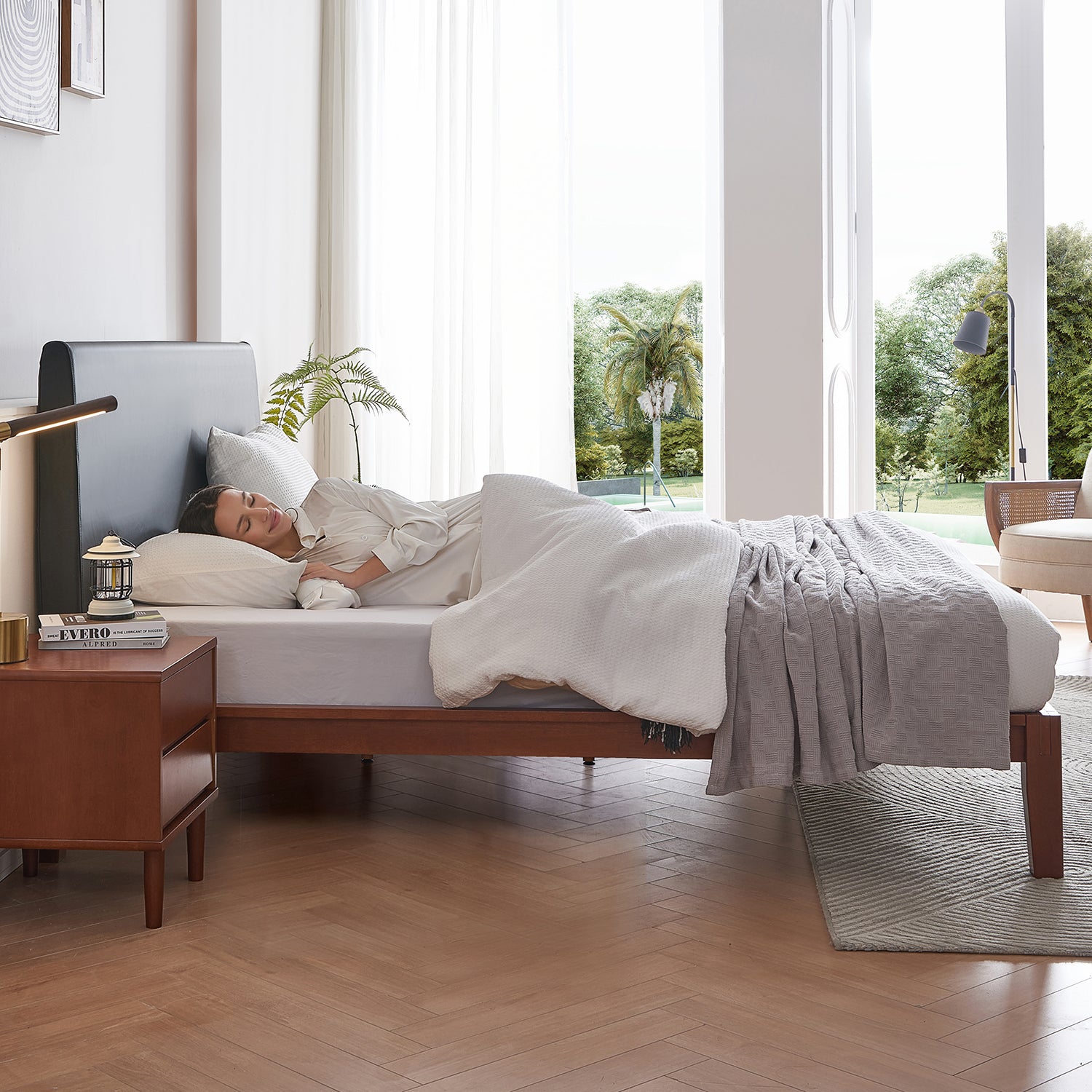 The Charm 2.0 Bed
