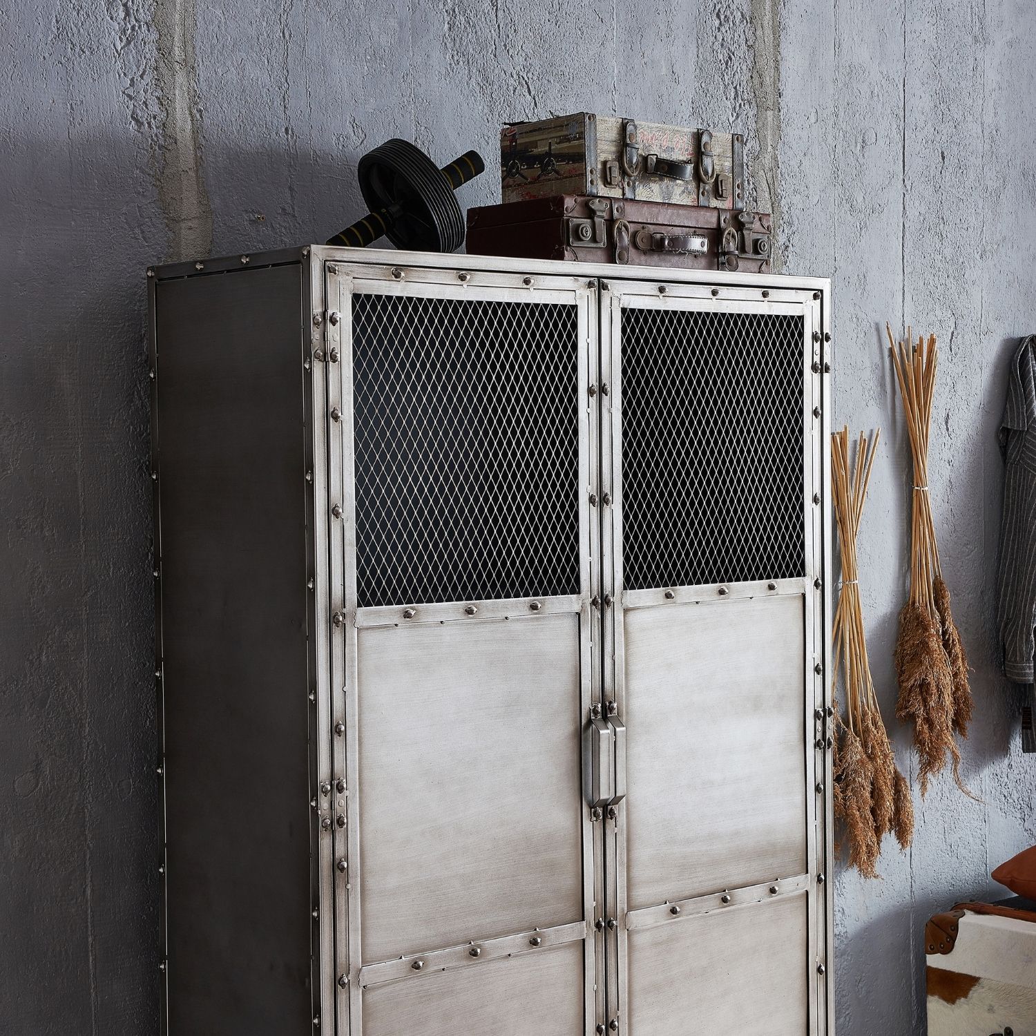 Bernz Cabinet Valyou Furniture