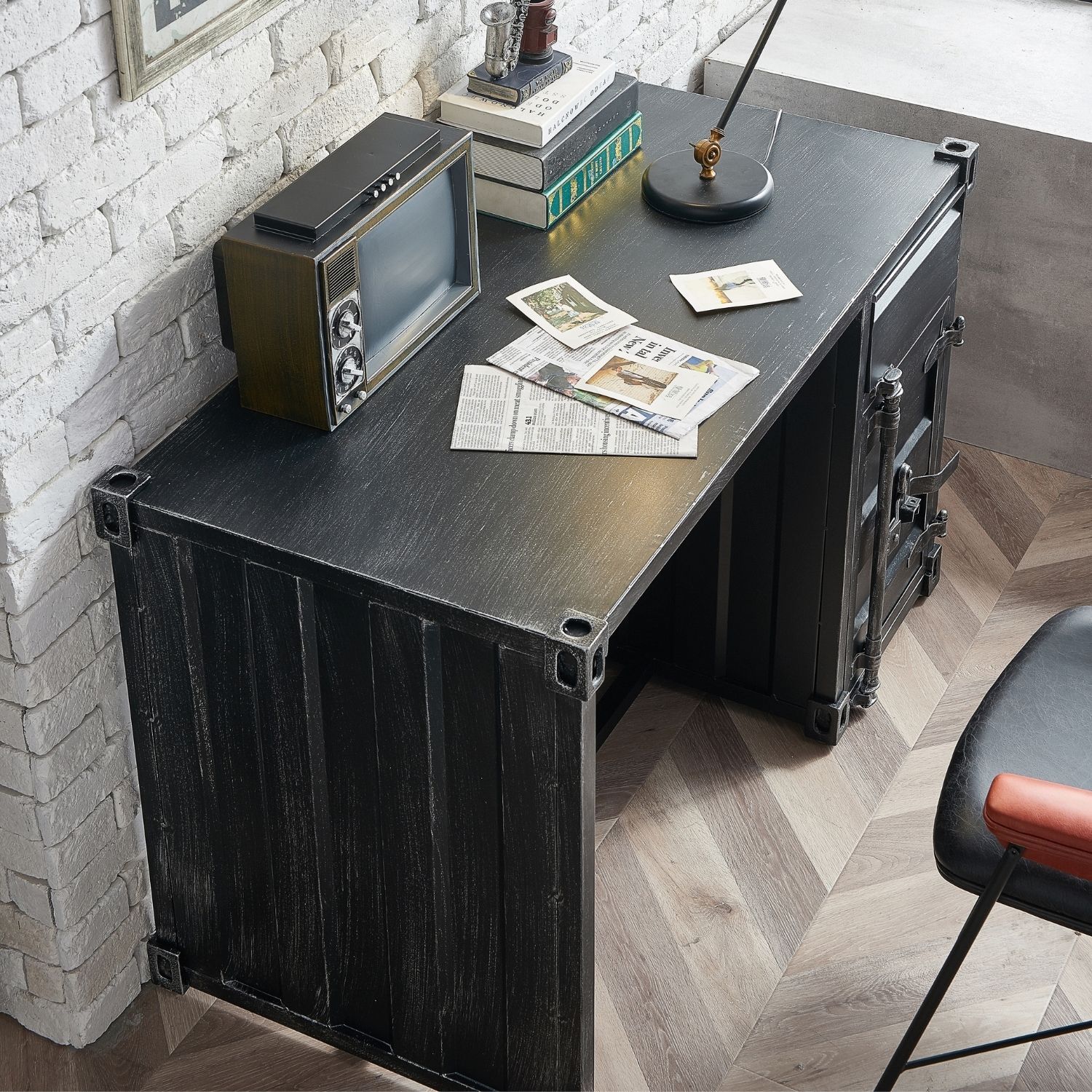 Hargrave Desk Desk Foundry