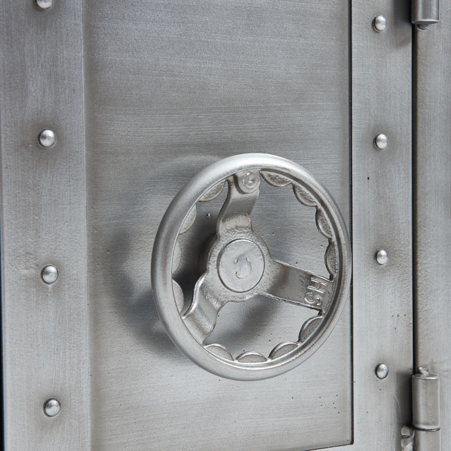 Vault Desk Valyou Furniture