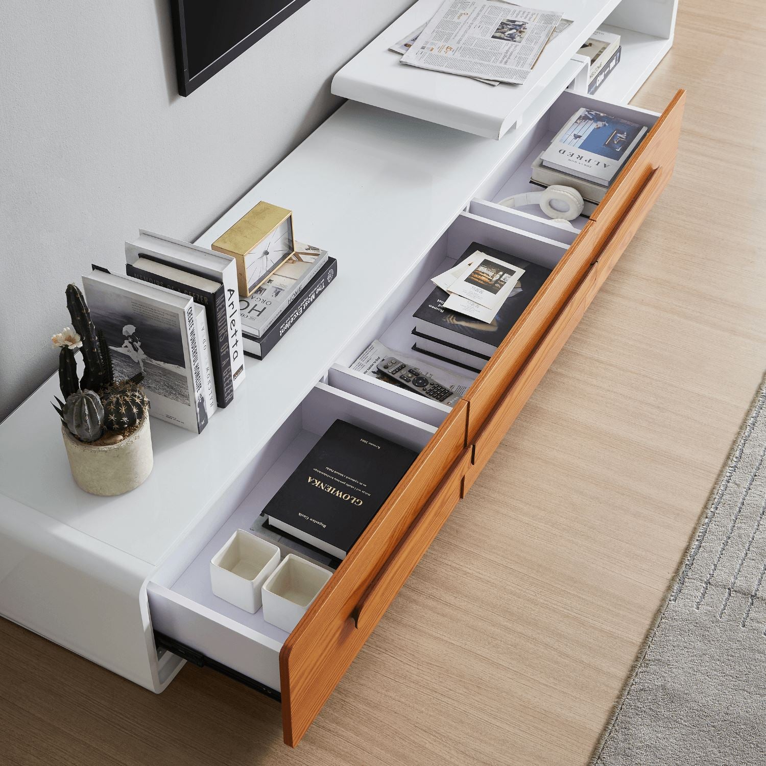 Lorean Living Room Set - Valyou