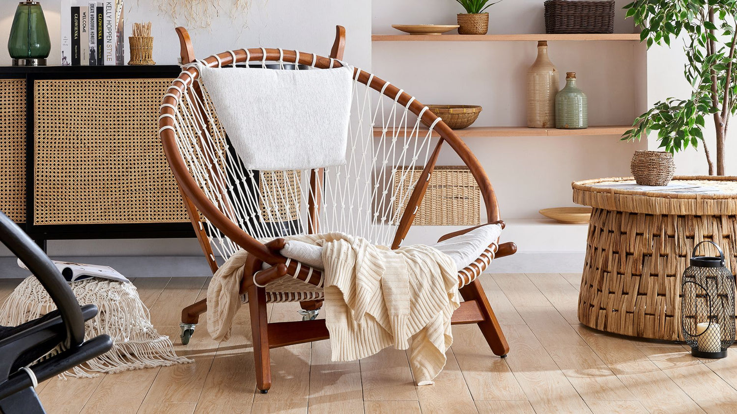 accent chairs