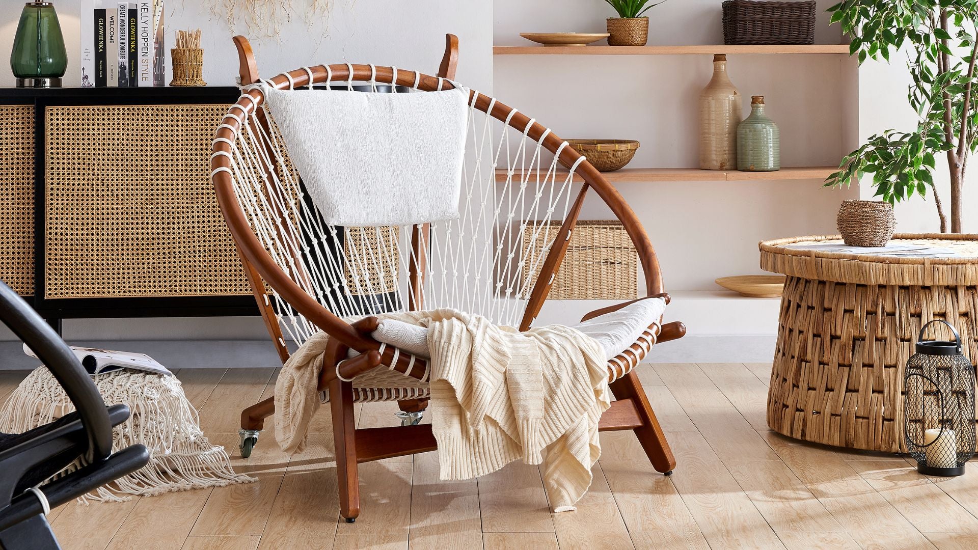 accent chairs