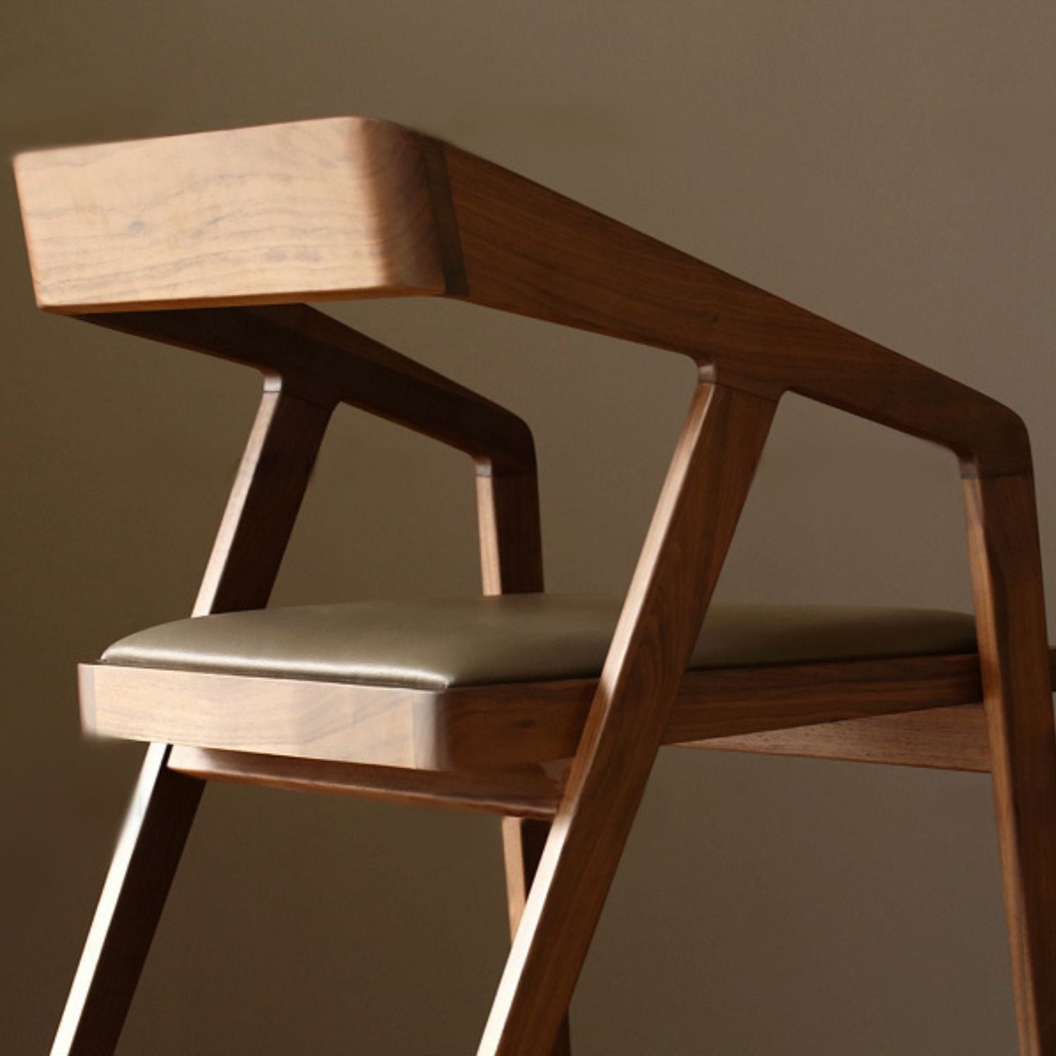 Kimaya Chair